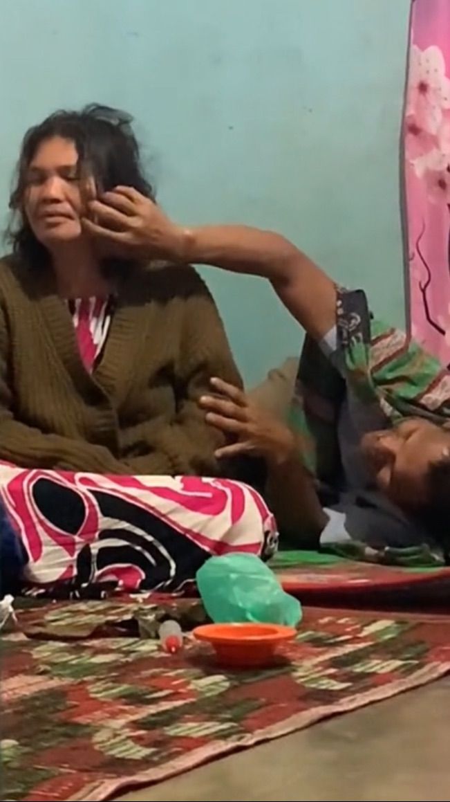 Viral Pasutri Saling Manja Meski Usia Tak Muda Lagi, Aksinya Sukses Bikin Iri