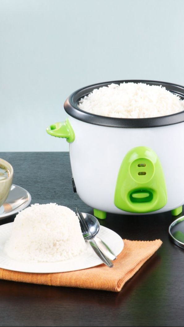 Pemerintah Bagi-Bagi 500 Ribu Rice Cooker Gratis Bulan Depan