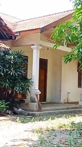 Rumah mewah Abiem Ngesti, yang dulu jadi kebanggaan, sekarang hanya jadi kandang ayam dan Terbengkalai