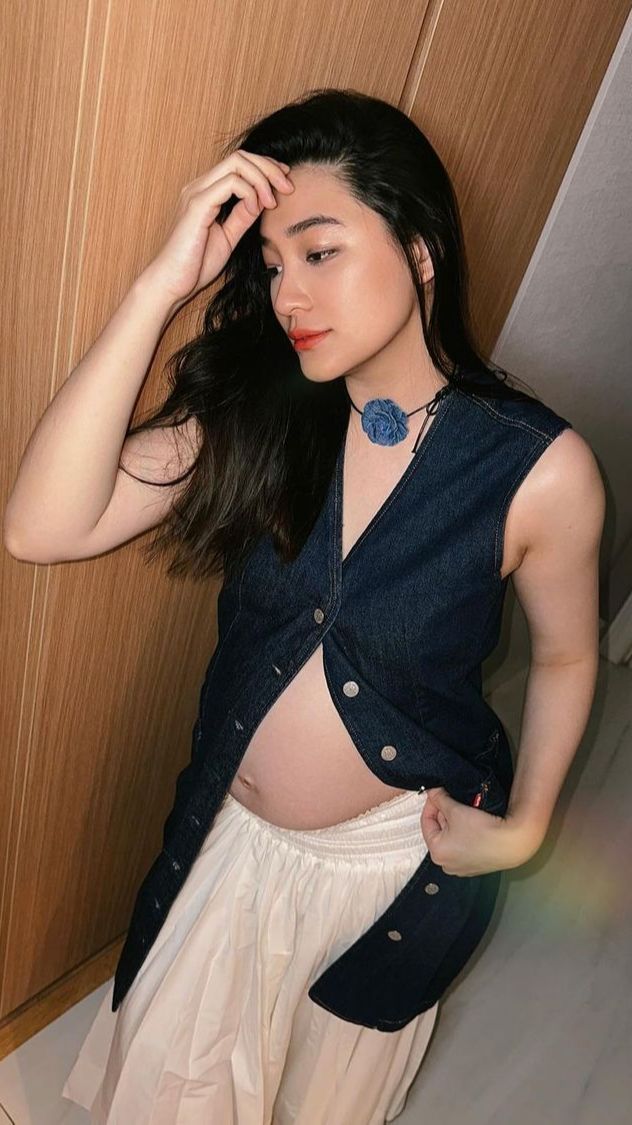 Hamil Anak Kedua, 8 Foto Patricia Devina Tetep Stylish Walau Perut Makin Besar!