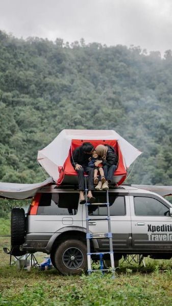 Penuhi Janji Sebelum Nikah, Pasangan Ini Lanjutkan Hobi Jelajah Indonesia Pakai Mobil