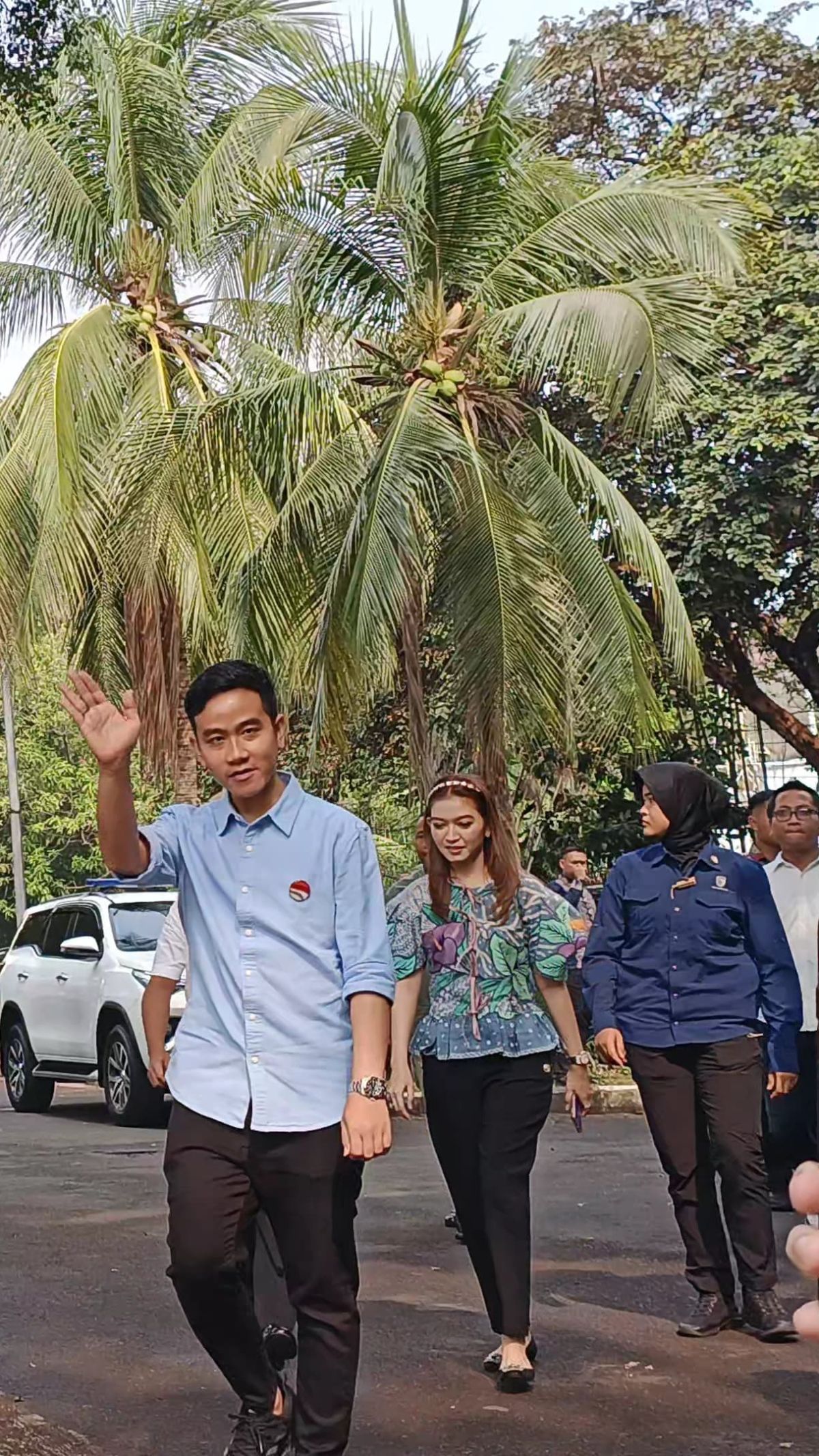 Didampingi Selvi Ananda, Gibran Tiba di Rumah Prabowo