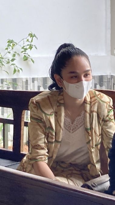 Ngaku Trauma Pacaran, 8 Foto Hana Hanifah Siap Jadi Janda dan Mulai Mempercantik Diri