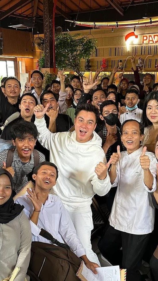 Baim Wong Buka Lowongan Pekerjaan, Langsung Diserbu 3000 Orang