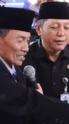 Suasana Harusnya Haru, Momen Ayah Nikahkan Putrinya Ini Justru Bikin Ngakak Hadirin