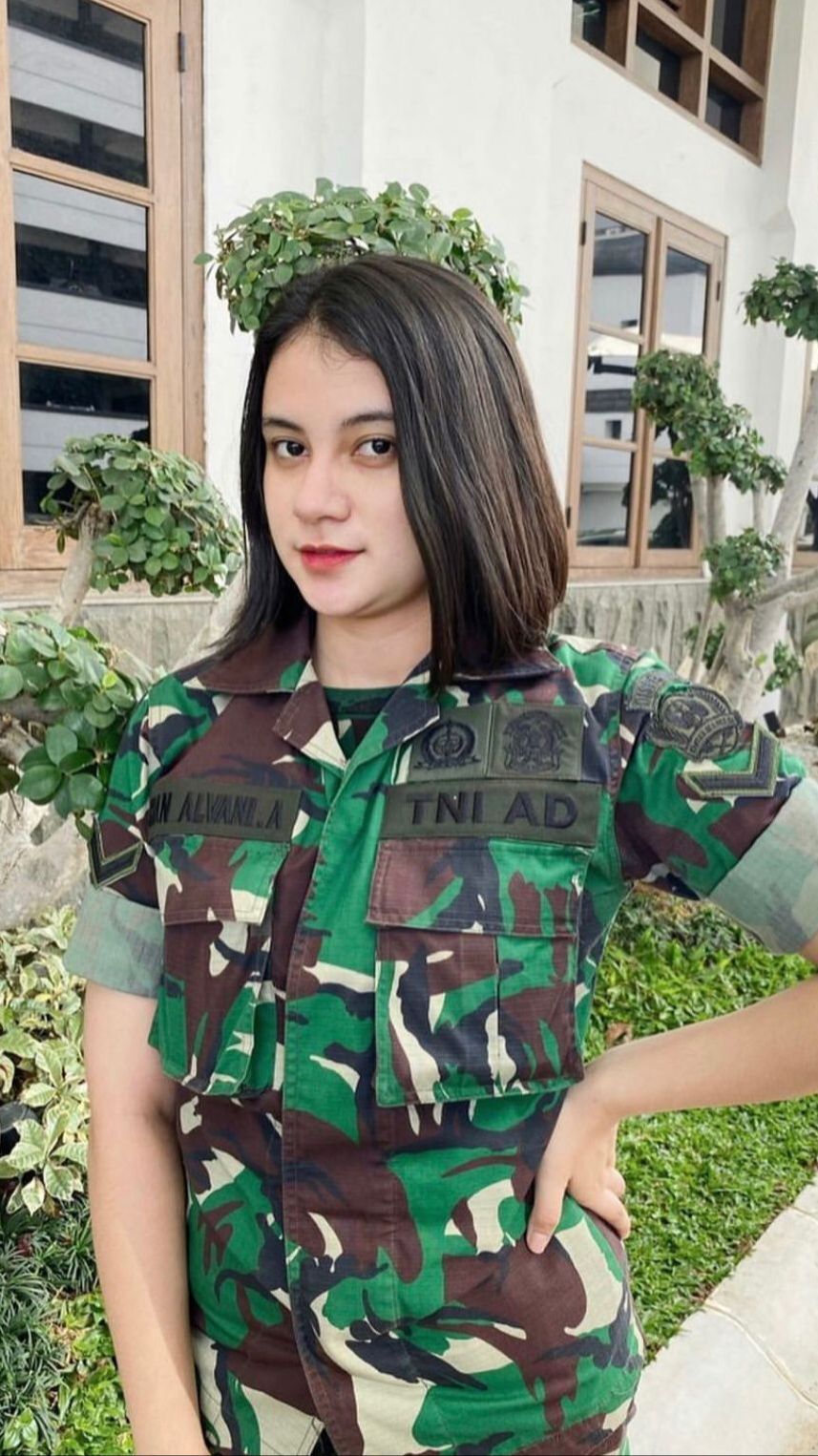 Potret Cantik Jihan Alvani dengan Seragam Loreng Bikin Klepek-Klepek