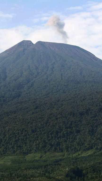 5 Mitos Gunung Slamet yang Kini Sedang Bergejolak, Letusannya Diramalkan Bikin Pulau Jawa Terbelah