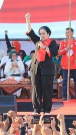 Video Lawas Megawati Soekarnoputri di Kampanye PDIP Tahun 2004, Lincah & Sumringah Joget Bareng Kader