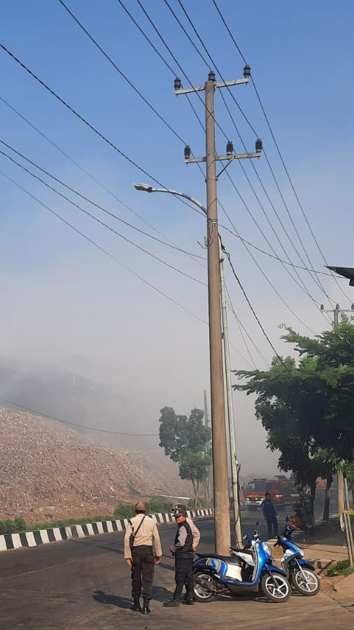 TPST Bantargebang Kebakaran, Belasan Mobil Damkar Dikerahkan