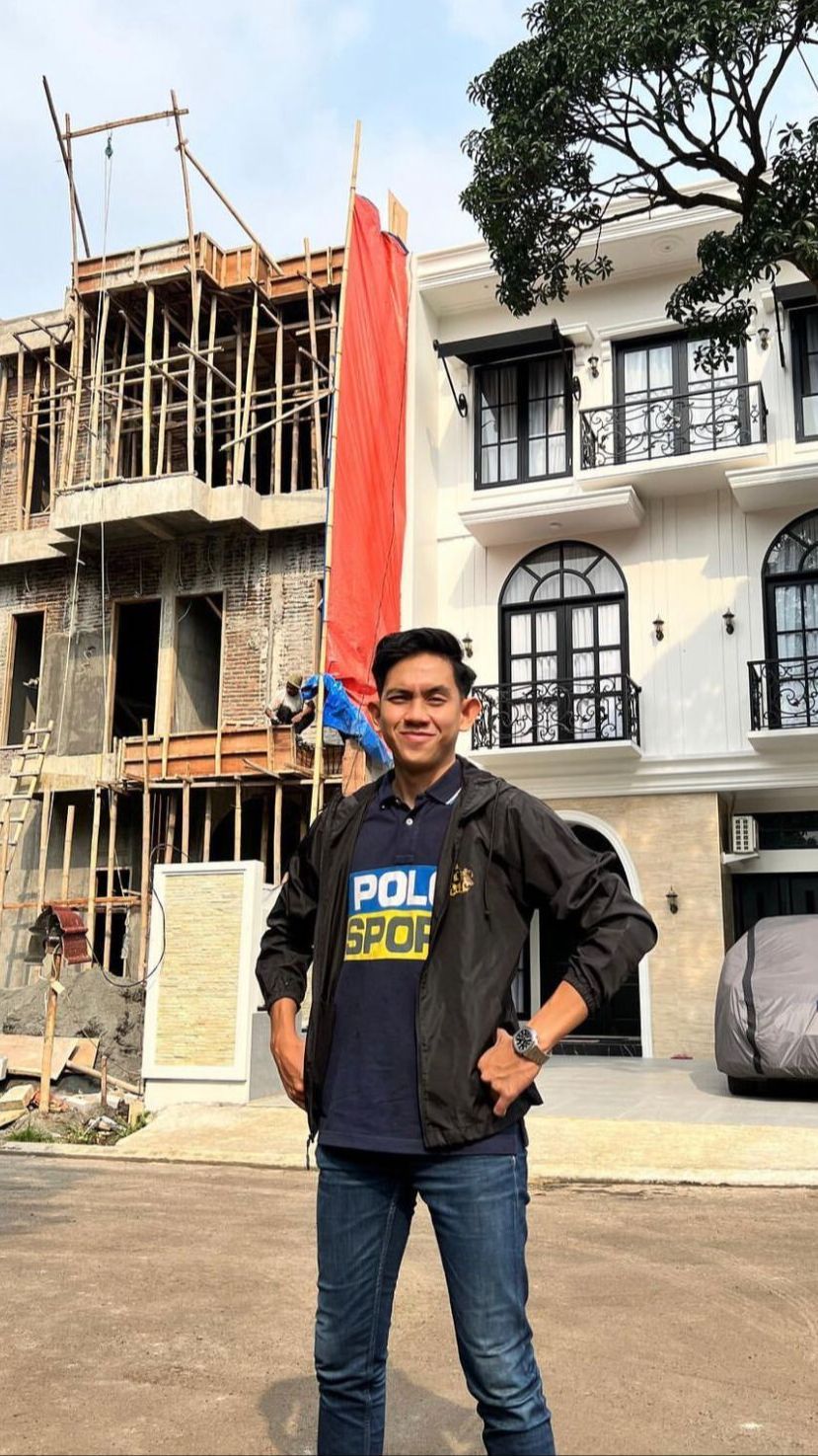 Potret Ardhan Leemy, Bos Properti Muda yang Tampan dan Stylish