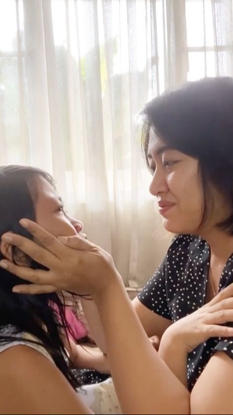 Seorang Ibu Izin Menikah Lagi ke Putrinya Setelah Lama jadi Single Mom, Reaksi Anaknya jadi Sorotan