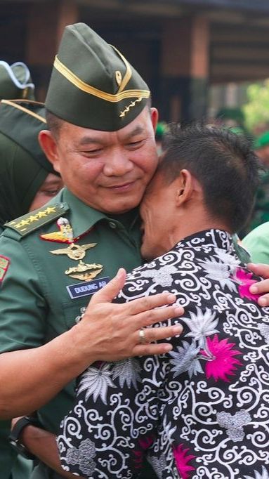 Melepas Jenderal Dudung Abdurachman dengan Penuh Air Mata, Ada Momen Sang Bintang 4 Sujud Syukur