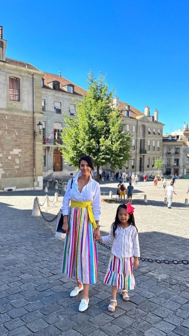 Bersama Suami dan Anak, 8 Foto Farah Quinn Liburan di Swiss dan Nginap di Hotel Mewah