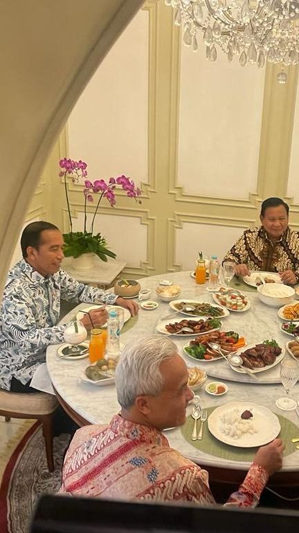 Momen Akrab Tiga Capres Makan Siang Bareng Jokowi, Anies Paling Semringah