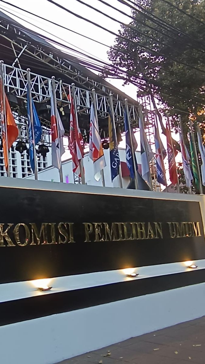 KPU Diminta Batalkan Pencalonan Gibran Jadi Cawapres