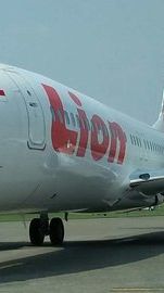 Jarak Pandang Tertutup Kabut Asap, Lion Air Gagal Landing di Palembang & Putar Arah ke Batam