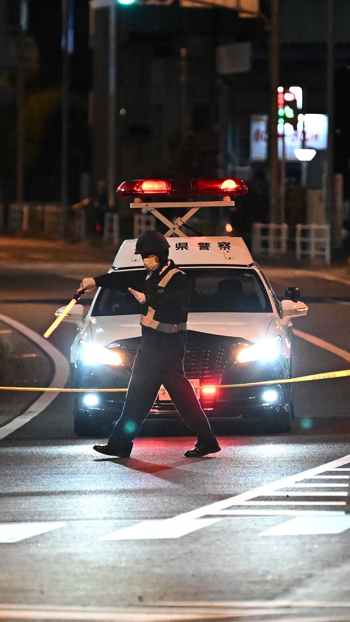 FOTO: Mencekamnya Aksi Penyanderaan di Kantor Pos Jepang, Ratusan Polisi Dikerahkan ke Lokasi