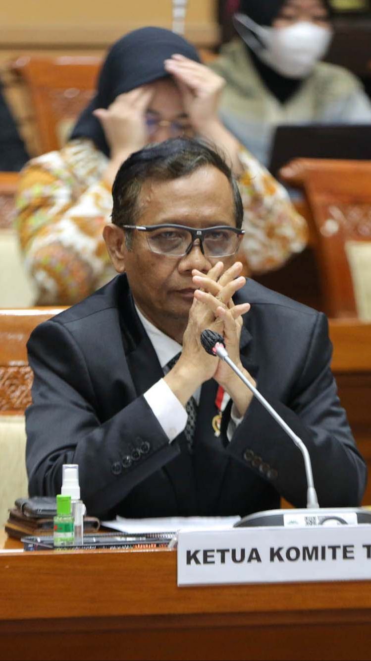 Mahfud: Ada Anggota DPR Carter Pesawat Hanya Demi Makan Gudeg di Yogya