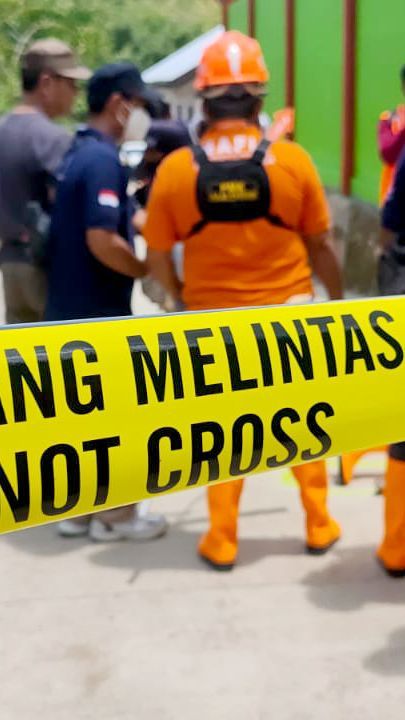 4 Pekerja Normalisasi Kali Serua di Pondok Aren Tangsel Tertimpa Tembok, Seorang Meninggal