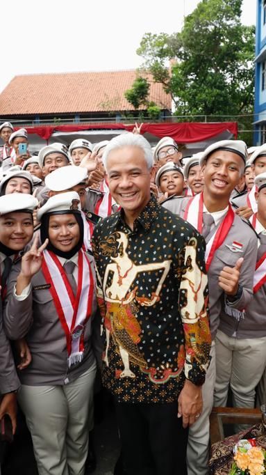 Kunjungi Ponpes se-Bekasi Raya, Ganjar Pastikan Santri Terima Pelatihan Tingkatkan Kemampuan