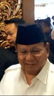 Ditemani Ibas, Prabowo Tiba di Acara Deklarasi Relawan 'Setia Prabowo'