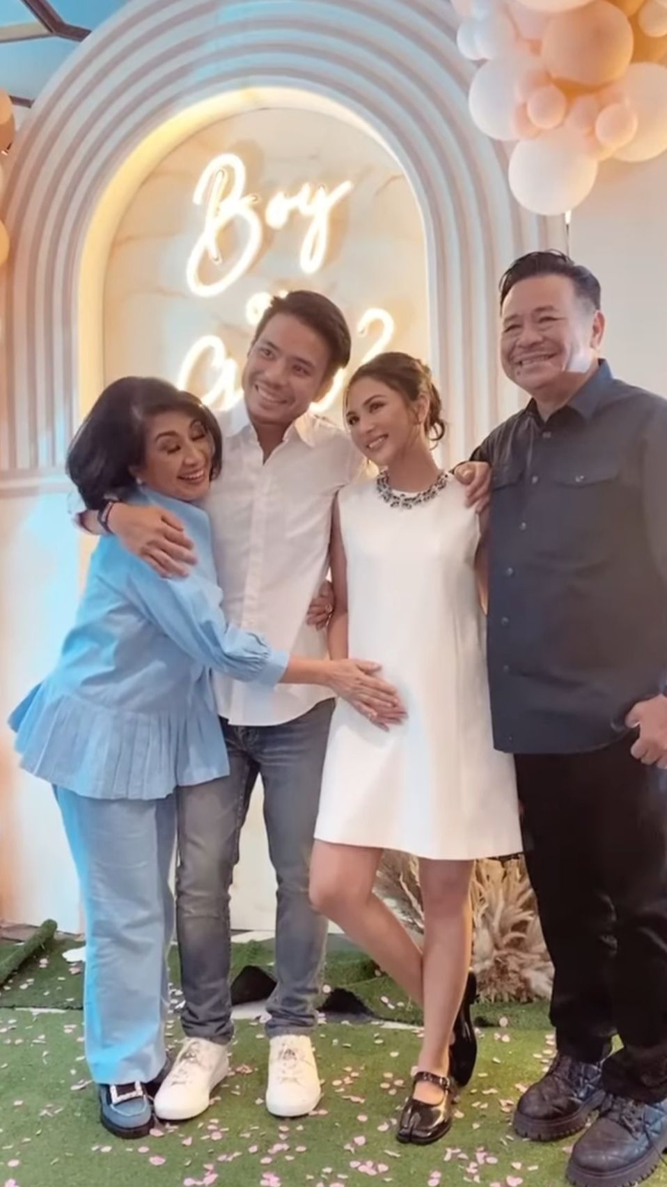 Keseruan Gender Reveal Jessica Mila, Yakup Hasibuan Girang saat Tahu Jenis Kelamin Anak Pertama