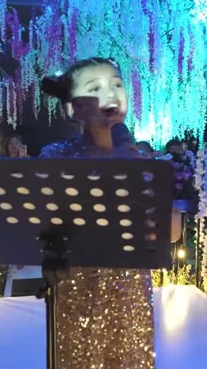 Potret Arsy Hermansyah Jadi Wedding Singer Sukses Memukau Tamu Undangan dengan Suaranya yang Indah