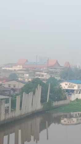 Kabut Asap Kiriman Sumsel Selimuti Pekanbaru, Siswa Belajar dari Rumah