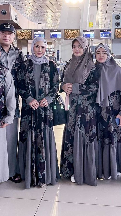 Potret Amora Anak Krisdayanti Berhijab saat Berangkat Umrah, Cantik Banget Bikin Pangling