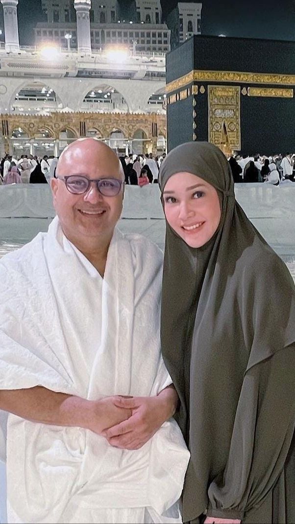 Maia Estianty Tiba-tiba Jadi Guide Dadakan saat Umrah, Pandu 17 Orang ke Raudhah