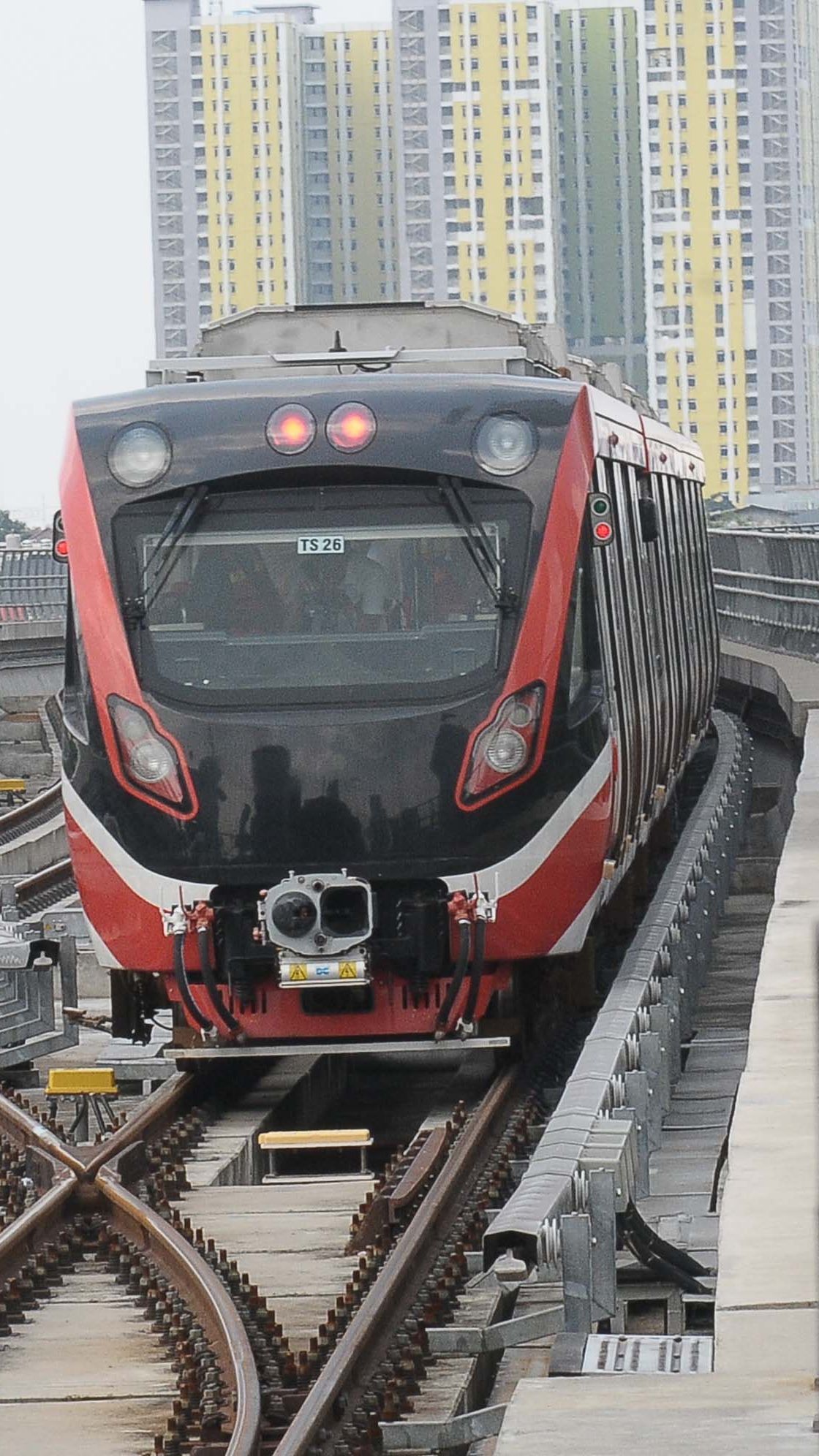 VIDEO: LRT Cibubur Mogok Depan Menara Saidah, Ini Penjelasan Pengelola