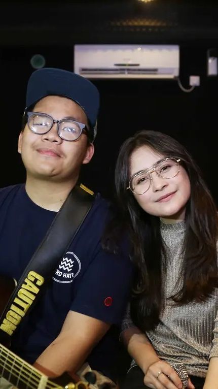 Prilly Latuconsina dan Kiki Eks CJR Pernah Pacaran Seminggu, Ini Potret Jadul Mereka