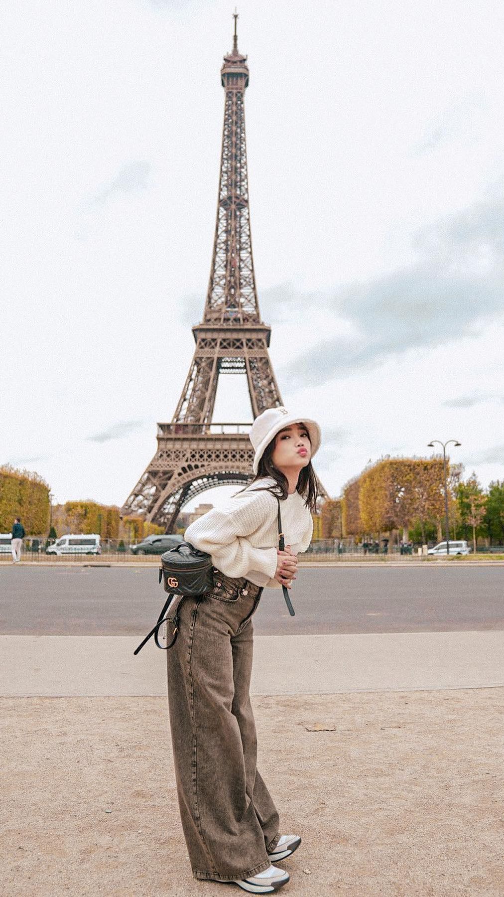 10 Gaya Kece Fuji Jalan-Jalan di Paris Bareng Dokter Ganteng, Netizen 'Vibesnya Cewek Korea Liburan di Eropa'