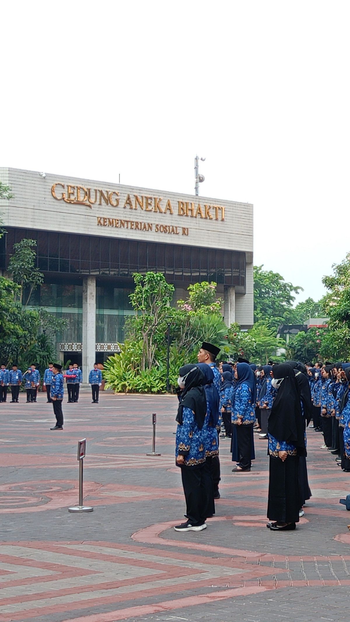 Amanat Mensos Risma: Para Pahlawan Mengajarkan Bahwa Kita Bukan Bangsa Pecundang