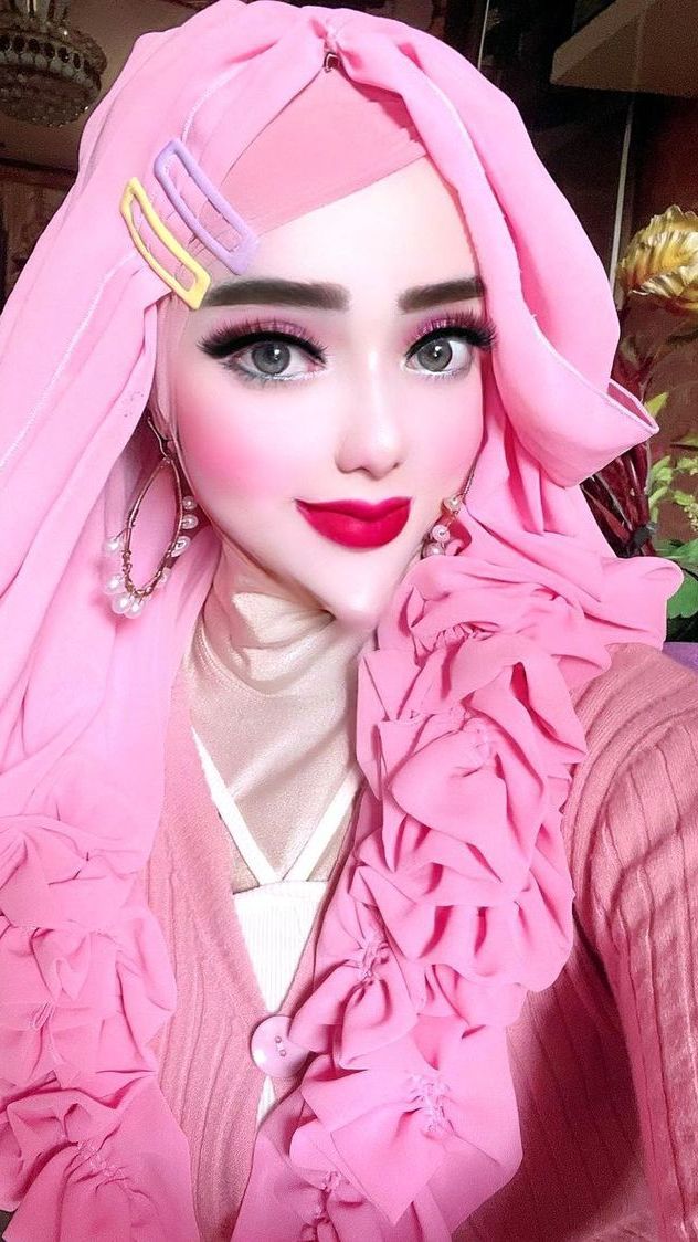 Potret Yuni Jasmine PNS Viral Berdagu Lancip, Ngaku Tak Suka Tampil Natural