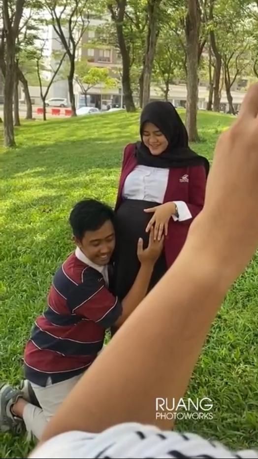 Hamil Tua, Wanita Ini Jalani Maternity Shoot dan Sidang Tesis di H-1 Melahirkan