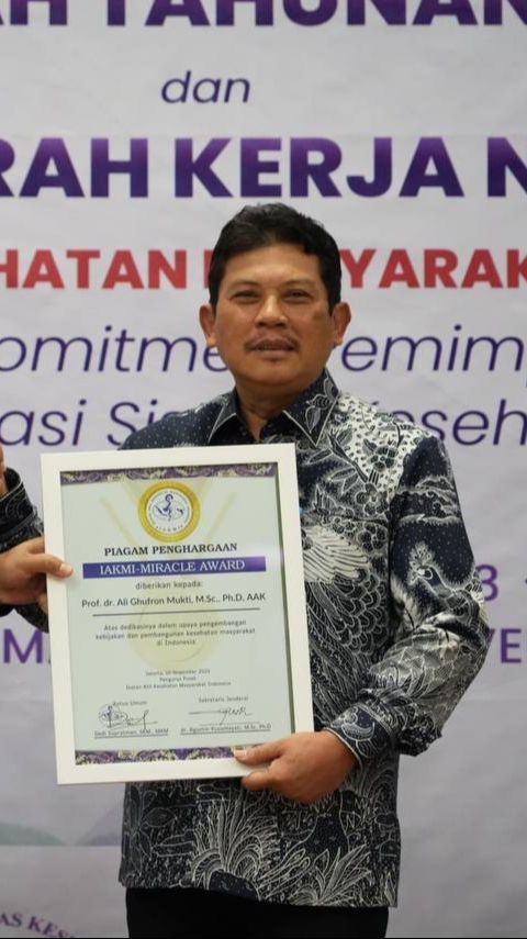 Beri Kontribusi Pembangunan Kesehatan, BPJS Kesehatan Raih Penghargaan IAKMI-Miracle Award