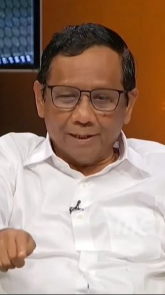 VIDEO: Ultimatum Tegas Mahfud Dilapori Aparat Diduga Copot Baliho & Datangi Kantor Parpol