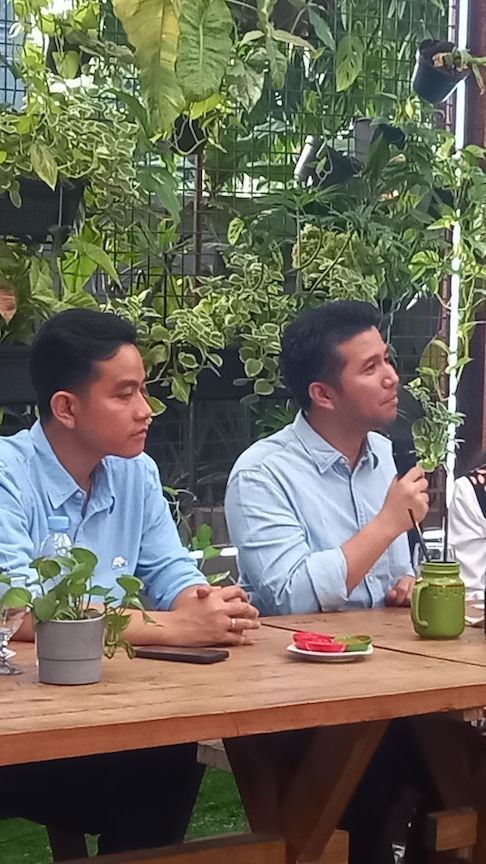 Gibran Tunjuk Emil Dardak dan Arumi Bacshin Jadi Jubirnya