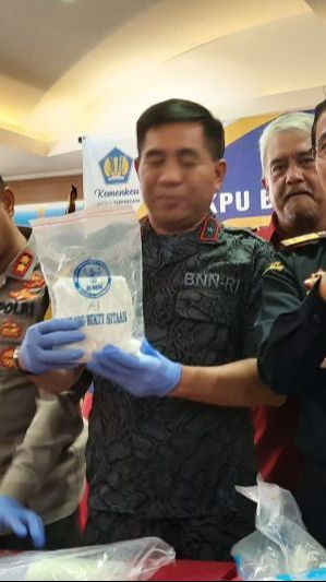 Paket Kiriman Senar Pancing Berisi Sabu dari Kamerun, Dibongkar Petugas Bea Cukai Soetta