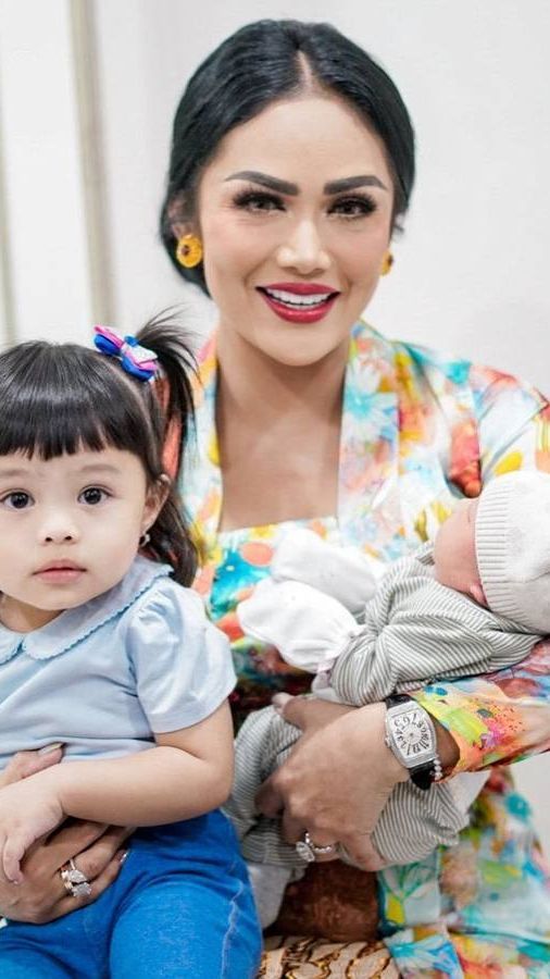 Akhirnya Terungkap, Ini Potret Azura Anak Kedua Aurel Hermansyah dan Atta Halilintar yang Menggemaskan