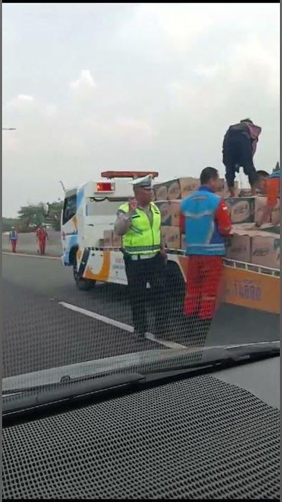 Video: Ternyata Ini Biang Kerok Tol Jagorawi Macet Total Pagi Ini