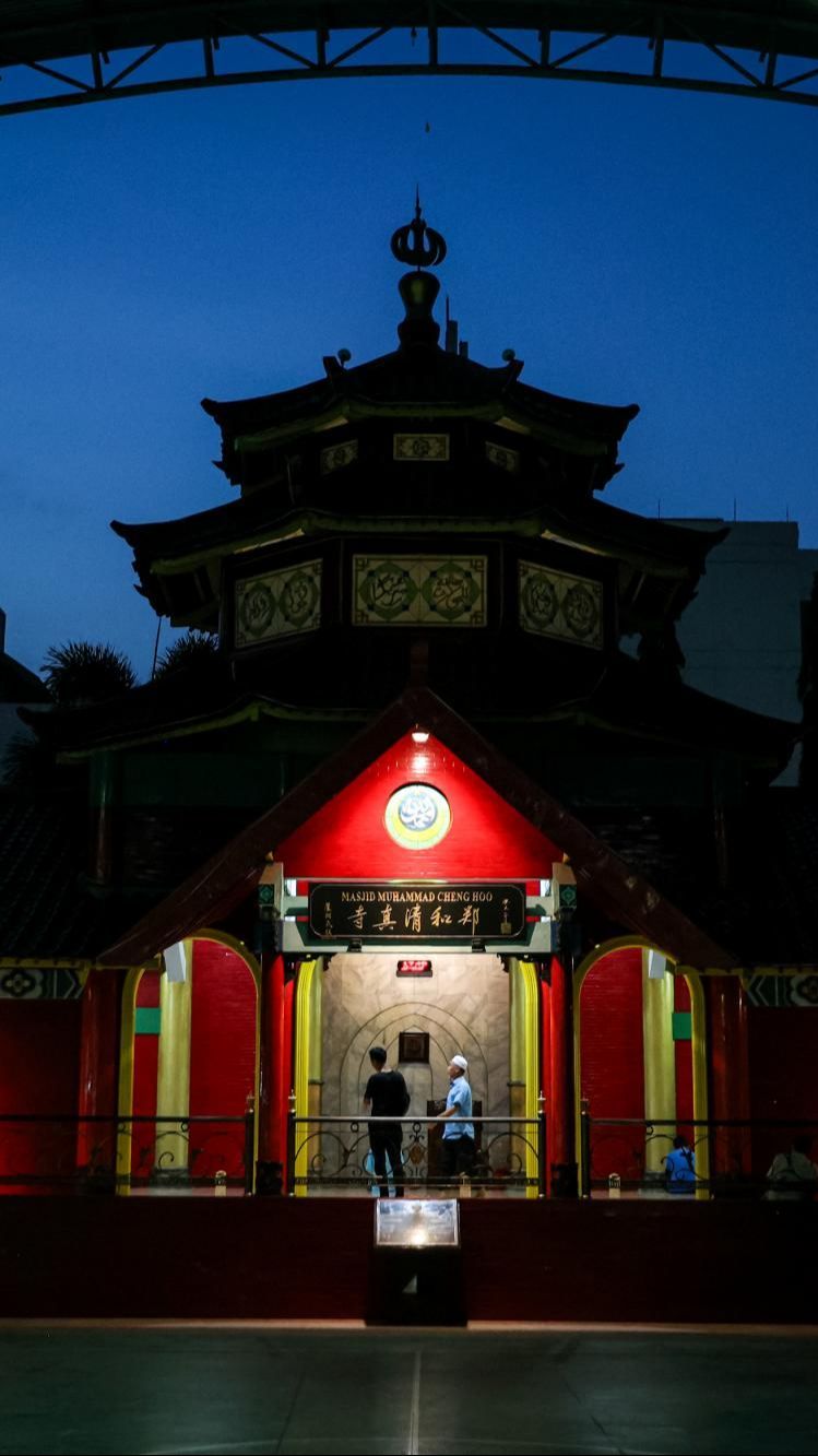 FOTO: Mengunjungi Masjid Cheng Ho Unik Bernuansa Tionghoa di Tengah Perhelatan Piala Dunia U-17 di Surabaya