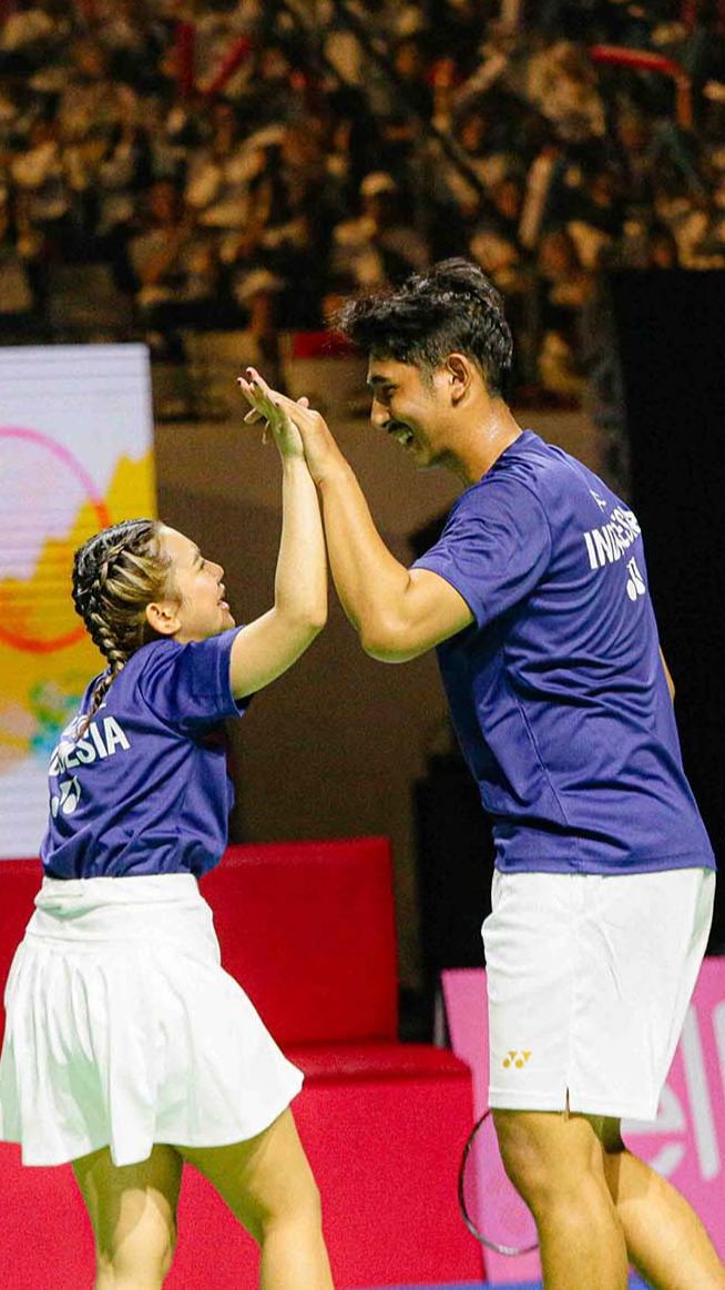 FOTO: Momen Manis Arya Saloka-Ziva Magnolya Sabet Juara Tepok Bulu 2023