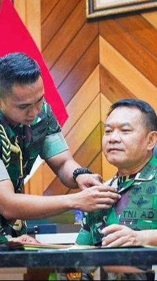 Jadi Ajudan Sejak di Pangkostrad, Bikin Merinding Pesan Mantan Kasad Dudung Kepada Serda Fadlil