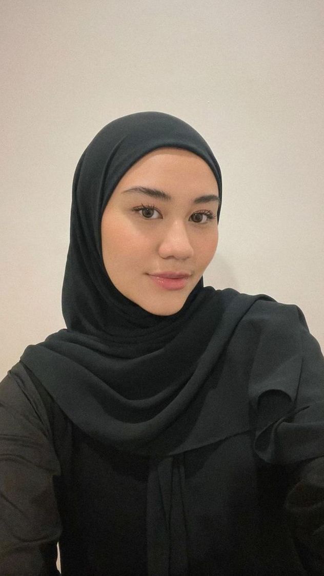 7 Potret Aaliyah Massaid Ramai Dikritik Saat Berhijab, Kini Semakin Sering Ikut Kajian dan Tampil Tertutup