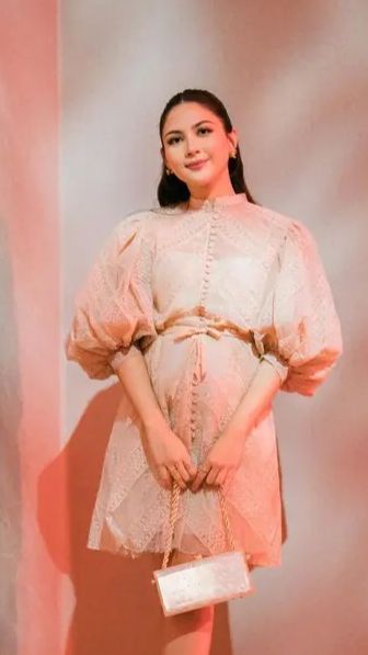 Potret Jessica Mila Ikut Fashion Show Saat Hamil 5 Bulan, Baby Bump-nya Semakin Terlihat!