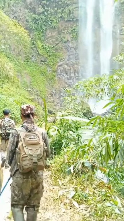 Mengintip Keunikan Curug Cijengkol, Air Terjun yang “Punya Anak” di Cianjur