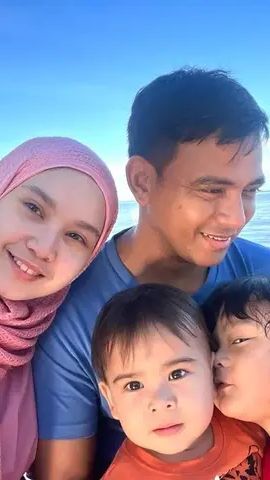 Jarang Tersorot, Inilah Foto Kebersamaan Zacky Zimah dan Anak-anaknya yang Lucu dan Menggemaskan