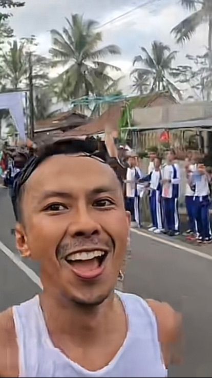 Viral Momen Pria Ikut Maraton 42 KM, Lari Santai Dapat Sorakan Suporter Bak Pemain Bola